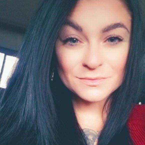 Profile Picture of Lisa Louk (@mrslouk615) on Poshmark
