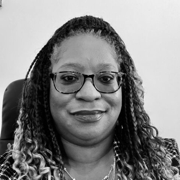 Profile Picture of Angela Pointer (@angela_pointer) on Poshmark