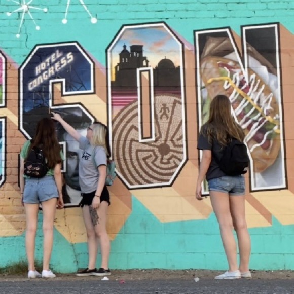 Profile Picture of Tasha Hinton (@takcloset) on Poshmark