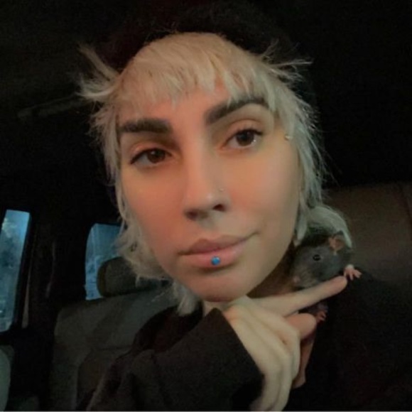 Profile Picture of Al Cantu (@al_cantu) on Poshmark