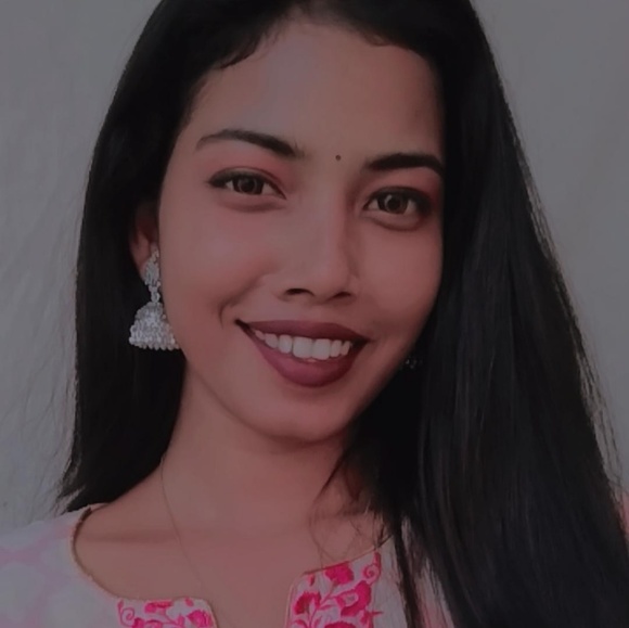 Profile Picture of Sonali Sethi (@sonaaaaliiii) on Poshmark
