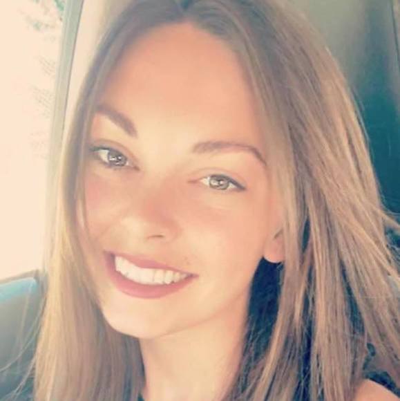 Profile Picture of Ariel Hodge (@ahodge8907) on Poshmark