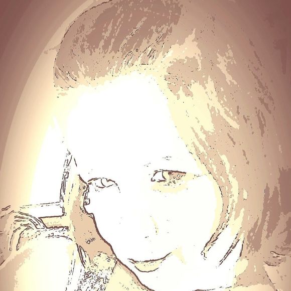 Profile Picture of Tina Flewell (@tinaflewell11) on Poshmark