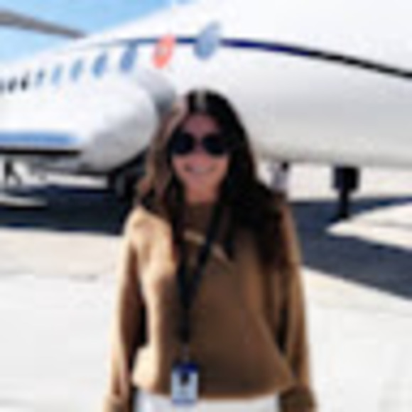 Erin Gillooly - Poshmark Profile Picture of Erin Gillooly (@e_gillooly) on Poshmark