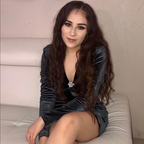 Profile Picture of Aylin Ramirez (@aylin_karessa) on Poshmark