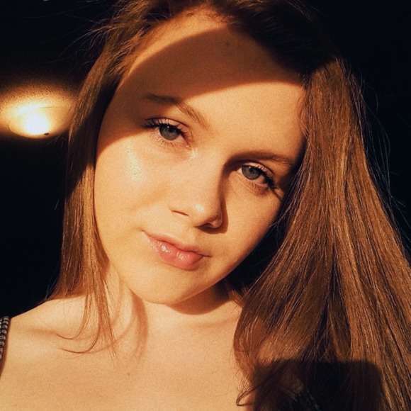 Profile Picture of Tatiana Posusta (@tatianaposusta) on Poshmark