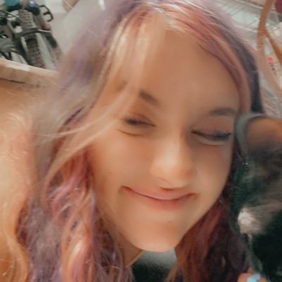 Profile Picture of Alexa Wolfe (@AlexaWolfe13) on Twitter