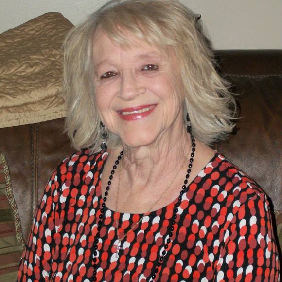 Profile Picture of Linda Rich (@123lonlyme) on Poshmark