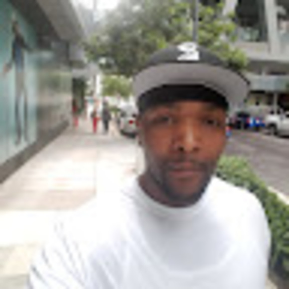 Profile Picture of Josiah Ellis (@kjaxson87) on Poshmark