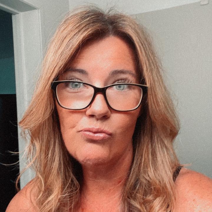 Profile Picture of HeatherB221 (@heatherburress74) on Tiktok