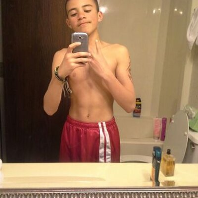 Profile Picture of Devon Thornton (@Thornton17De) on Twitter