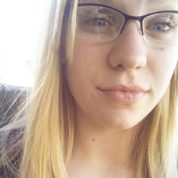 Profile Picture of Jocelynn Yaple (@jocelynn1999) on Poshmark