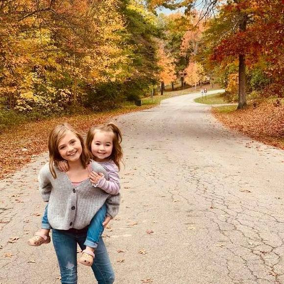 Profile Picture of Crystal Dongilli (@cmass24) on Poshmark