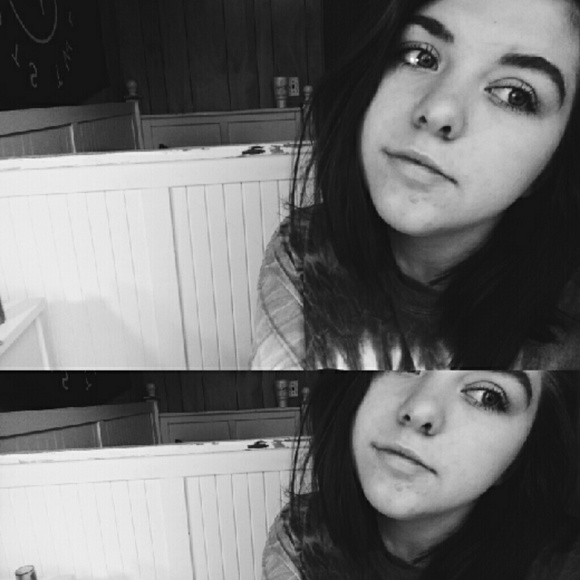 Profile Picture of Jacquelyn Watkins (@jacqvelyn) on Poshmark