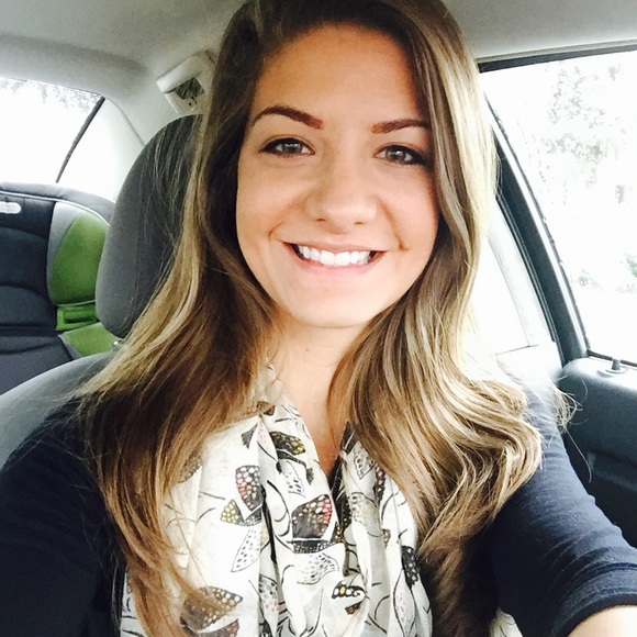 Profile Picture of Danielle Collier (@latoshadanielle) on Poshmark