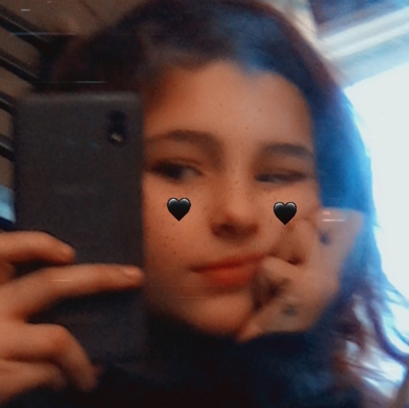 Profile Picture of Alysha Weigel (@alyshawqigel) on Poshmark