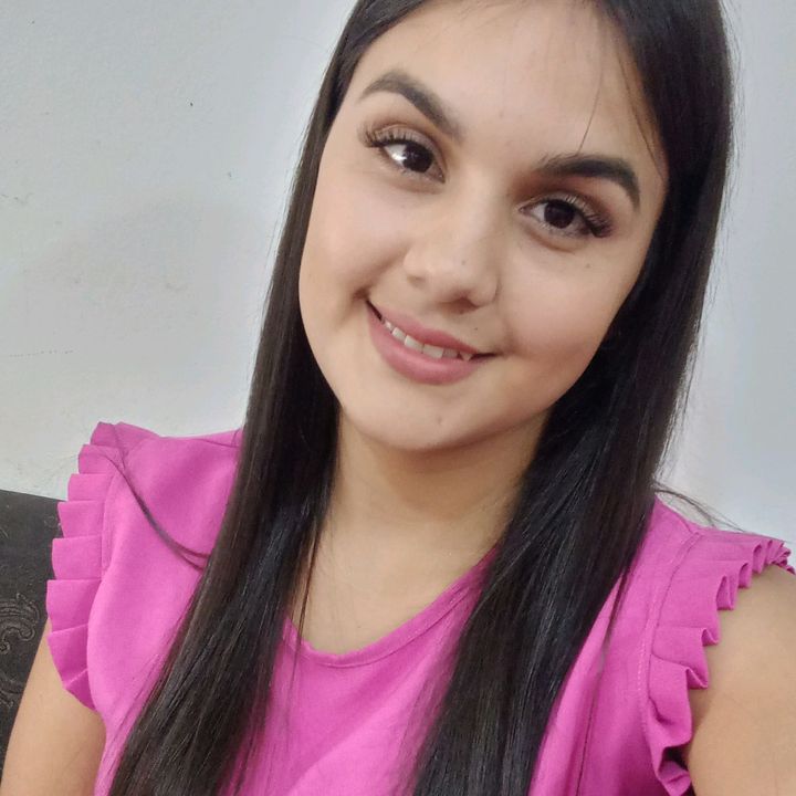 Profile Picture of Cecilia González (@@cecigonzalezv) on Tiktok