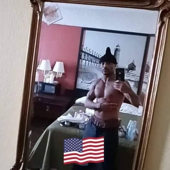 Profile Picture of Delmarey Mitchell (@delmareym) on Poshmark