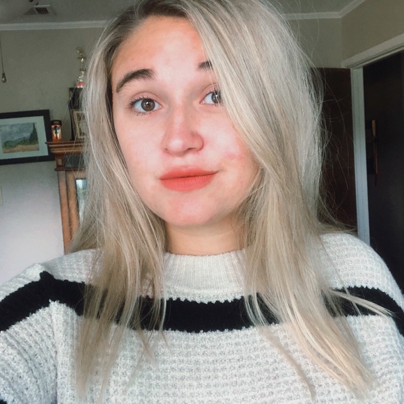 Profile Picture of Caitlin Van dieden (@cvand1013) on Poshmark