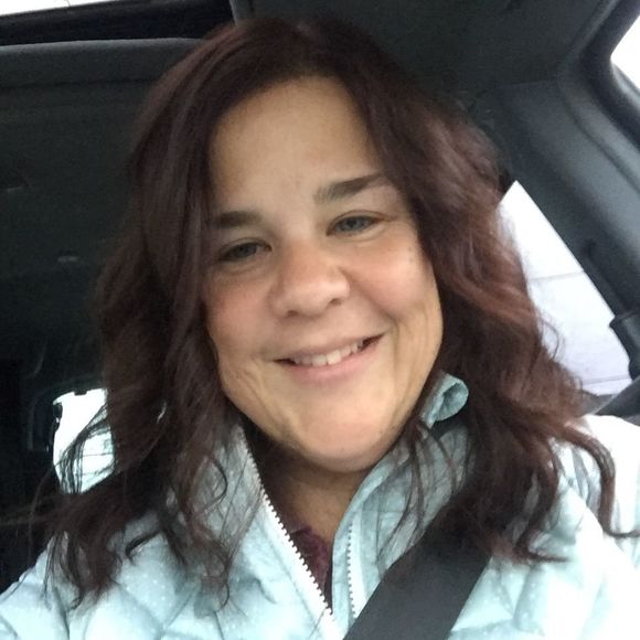 Profile Picture of Suzanne Schmidt (@suzanneschmi360) on Poshmark