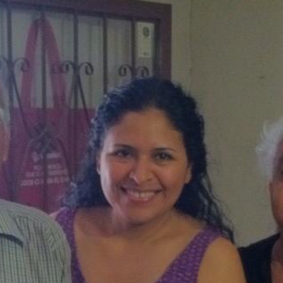 Profile Picture of Sara Olvera (@saraol1969) on Poshmark