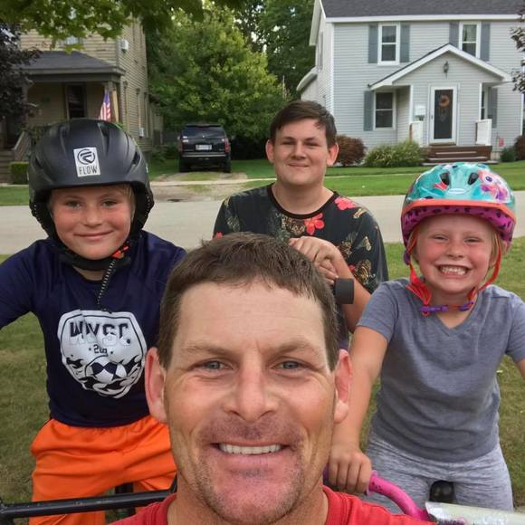 Profile Picture of Jake e Scudder (@jakescudder8) on Poshmark