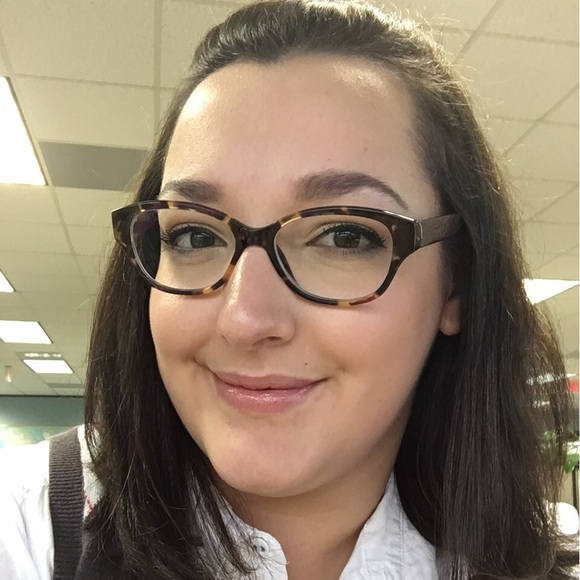 Profile Picture of Christina Jolliffe (@brwnys121) on Poshmark