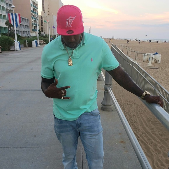 Profile Picture of Devin Mcdaniel (@citylife757) on Poshmark