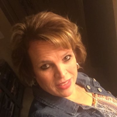 Profile Picture of Stephanie Key (@ThePurpleMum) on Twitter