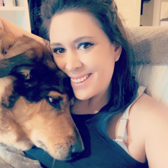 Profile Picture of Krista Lessard (@klessard26) on Poshmark