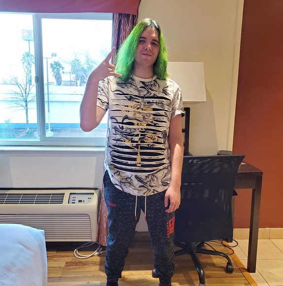 Profile Picture of Allen Guy (@allenrguy4599) on Poshmark