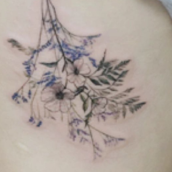 Profile Picture of Cameron Muller (@ccameronm1_) on Poshmark