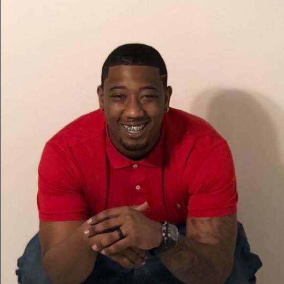 Profile Picture of Raymond Davis (@rayfat1991) on Poshmark