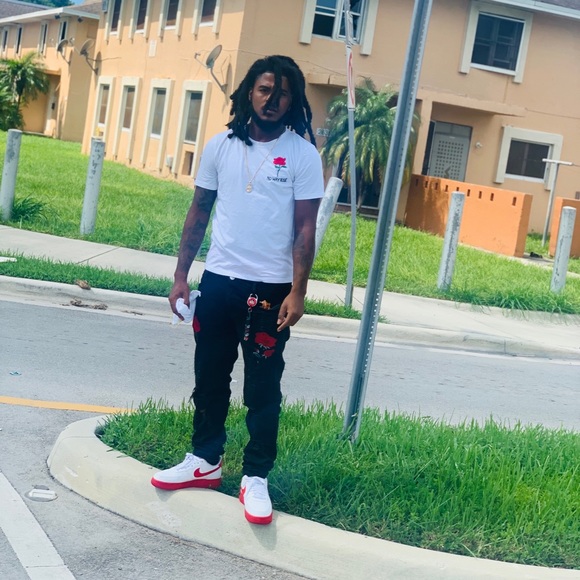 Profile Picture of Torey Thomas (@torey_thomas) on Poshmark