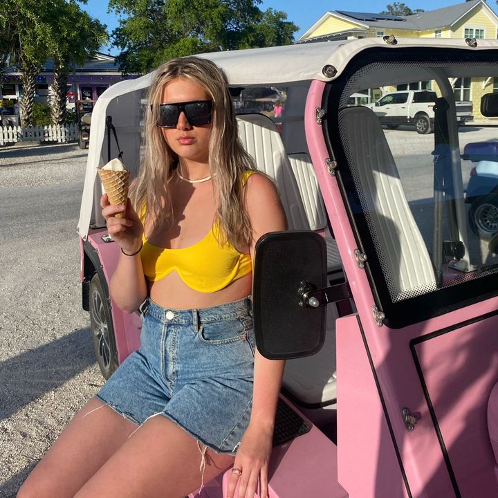 Profile Picture of   Do we look alike in the... (@lucy.wel) on Tiktok