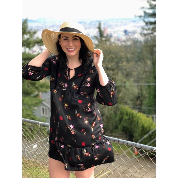 Profile Picture of Rachael Stefanyuk (@rachsteff) on Poshmark