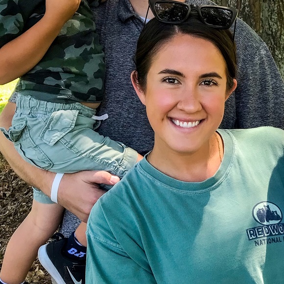 Profile Picture of Tori Arsement (@toriarsement) on Poshmark