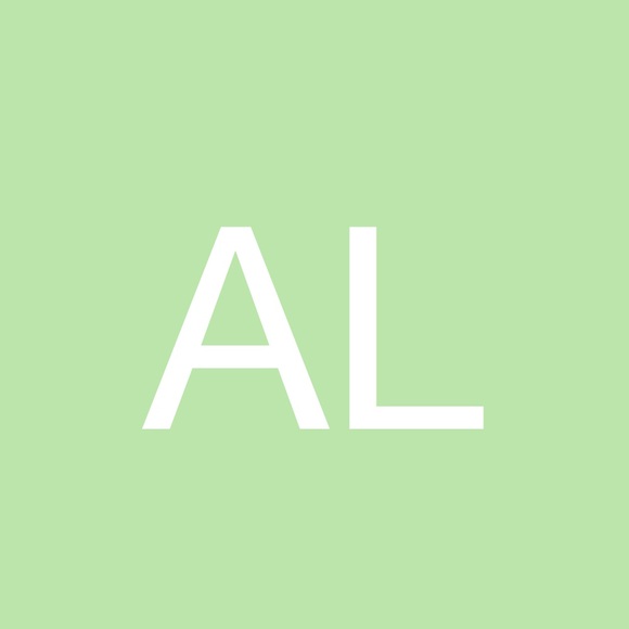 Profile Picture of Alyssa Loomis (@aloomis6331) on Poshmark