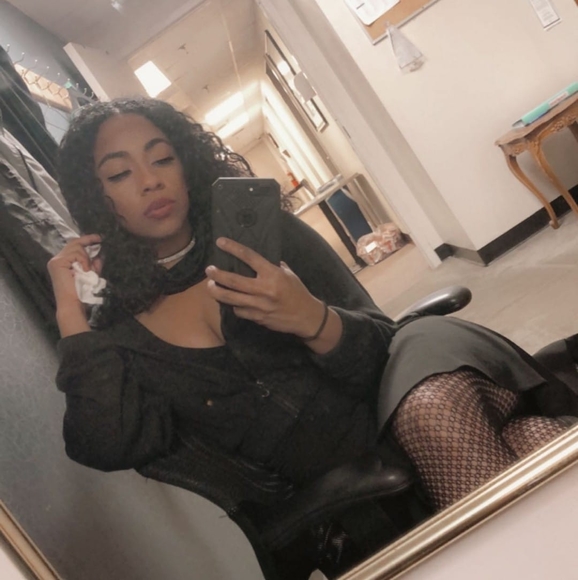 Profile Picture of Heather Resto (@heatheraresto) on Poshmark