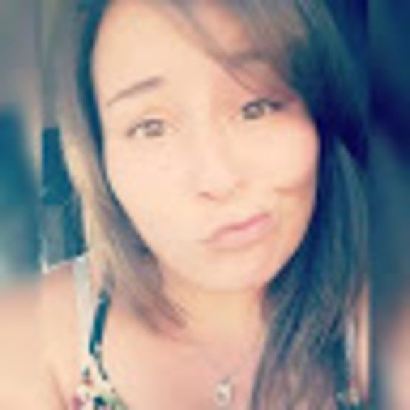 Profile Picture of Jenna Crouse (@jenncrou) on Poshmark