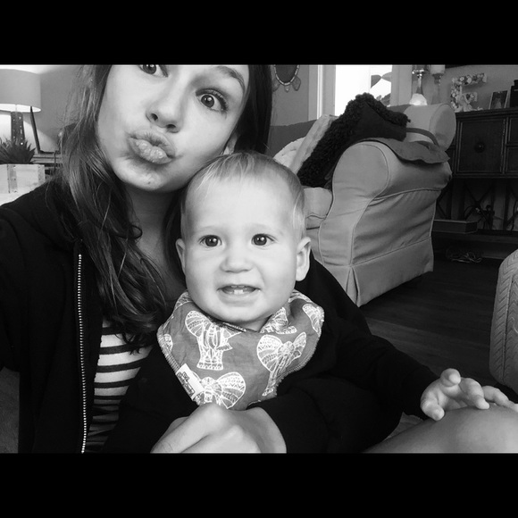 Profile Picture of Brianna Hermanson (@brianna10102) on Poshmark