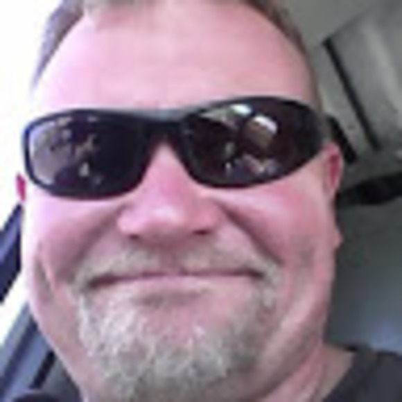 Profile Picture of Rich Martin (@richmartin289) on Poshmark