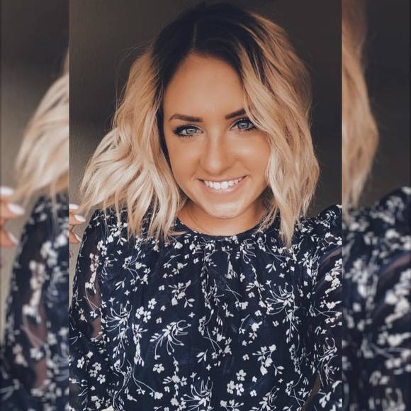 Profile Picture of Jacqueline Barker (@jacitaylor) on Poshmark