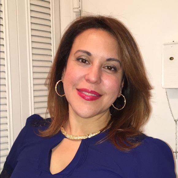 Profile Picture of Luz Blanco (@yacaram) on Poshmark