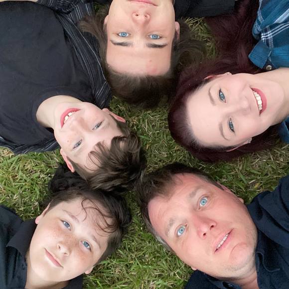 Profile Picture of Amanda Combs (@amanda_combs) on Poshmark