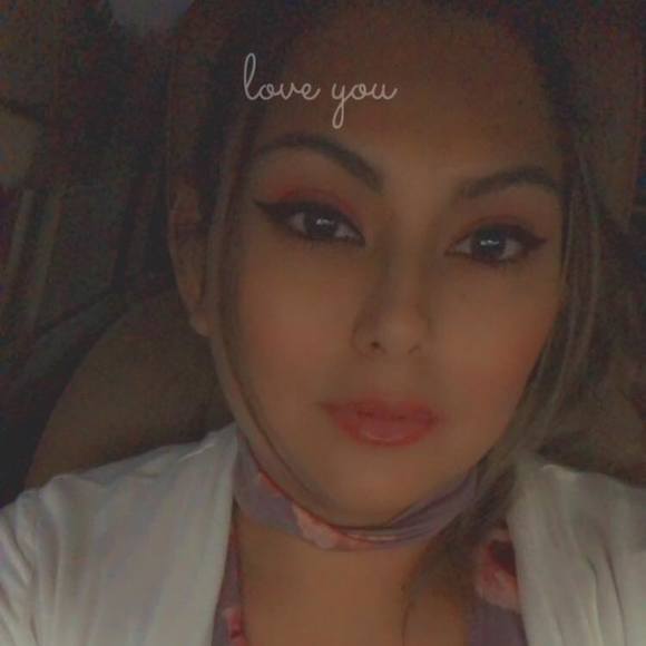 Profile Picture of Liina Ramiirez (@liinaramiirez) on Poshmark