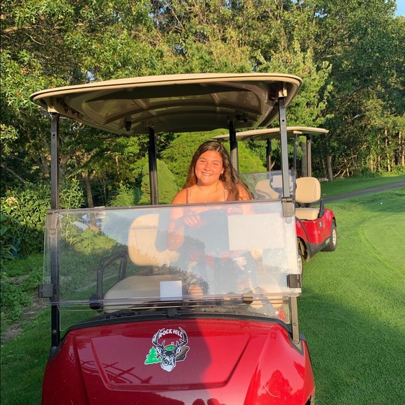 Profile Picture of Alexa Broems (@alexabroems) on Poshmark