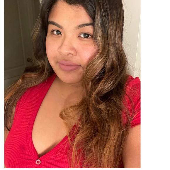 Profile Picture of Brenda Dégåntë (@brendix_x333) on Poshmark