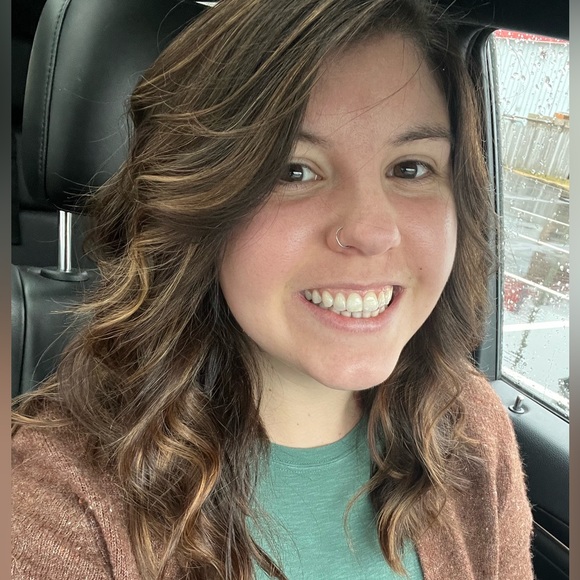 Rachel Drommer - Poshmark Profile Picture of Rachel Drommer (@racheldrommer) on Poshmark