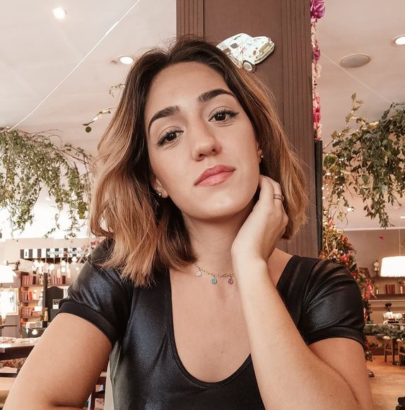 Profile Picture of Isabelle Rodrigues (@isabellecrod) on Poshmark